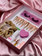 Load image into Gallery viewer, Golden Sparkle Floral Nails