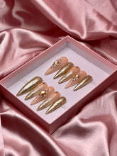 Load image into Gallery viewer, Golden Sparkle Floral Nails