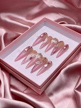 Load image into Gallery viewer, Pink Floral Butterfly Nails
